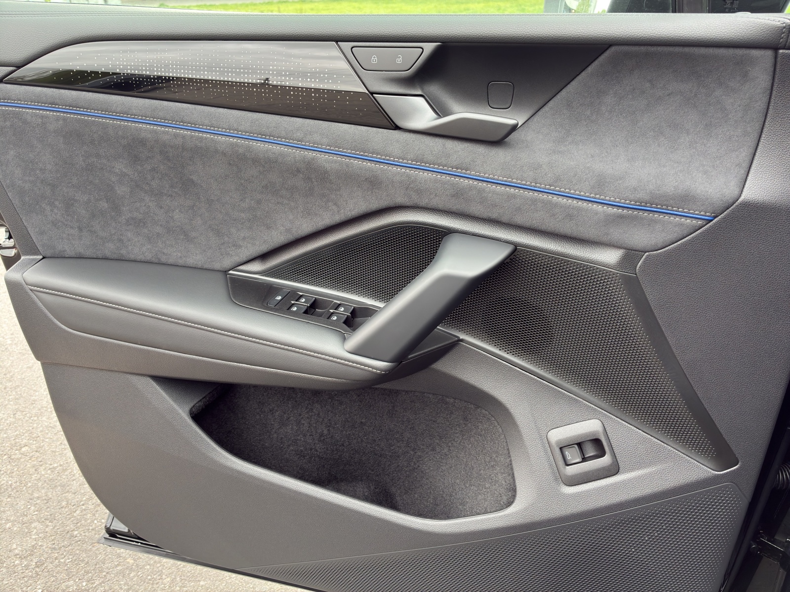VW Tiguan 2.0 TSI DSG R-Line Plus 4Motion-image-17