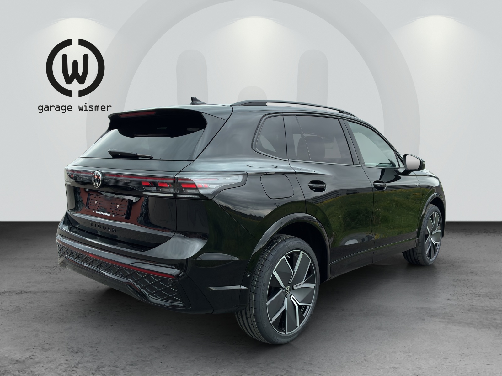 VW Tiguan 2.0 TSI DSG R-Line Plus 4Motion-image-3