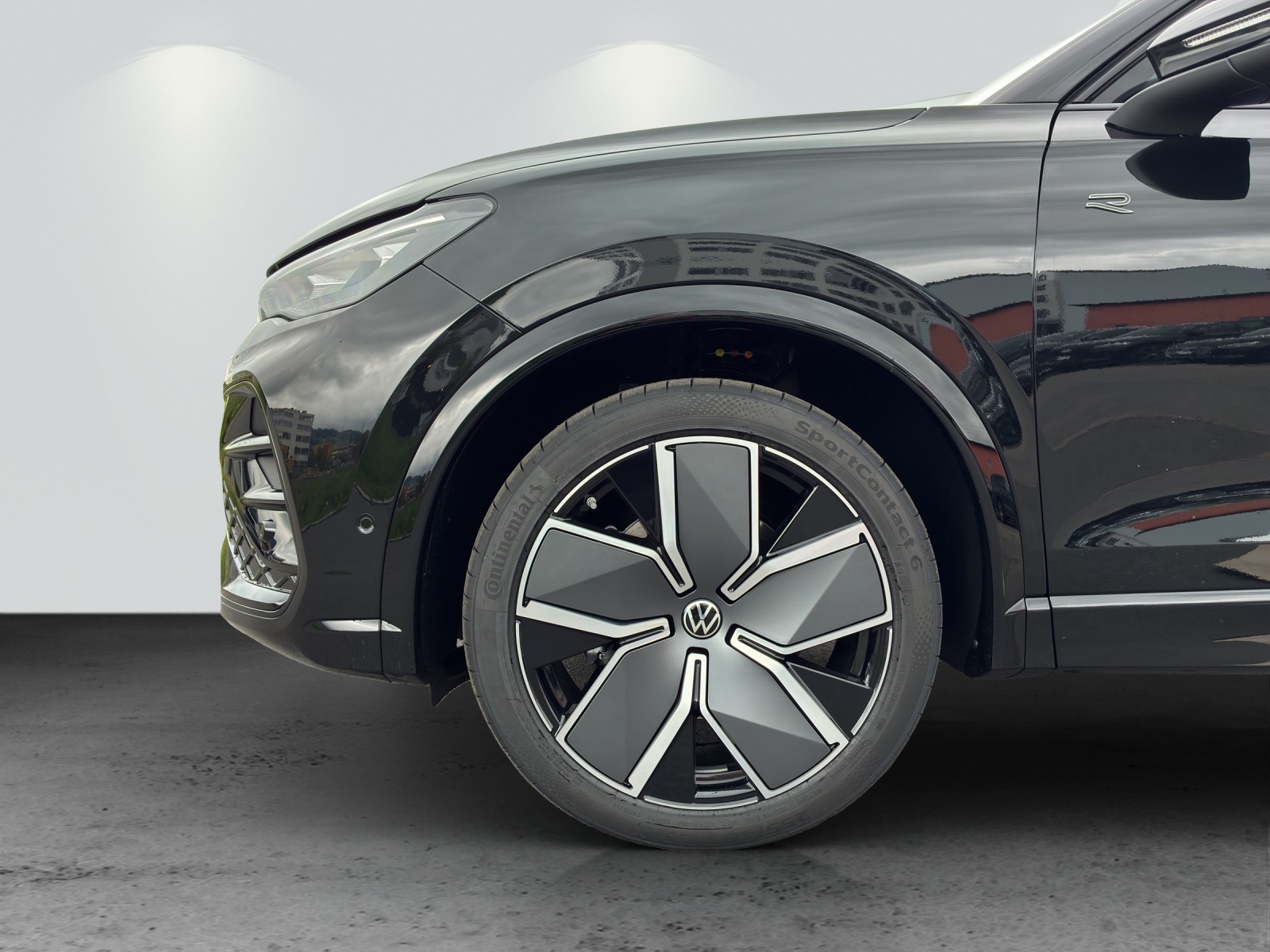 VW Tiguan 2.0 TSI DSG R-Line Plus 4Motion-image-10