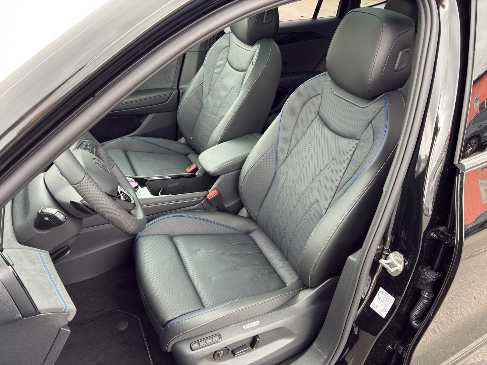 VW Tiguan 2.0 TSI DSG R-Line Plus 4Motion-image-11