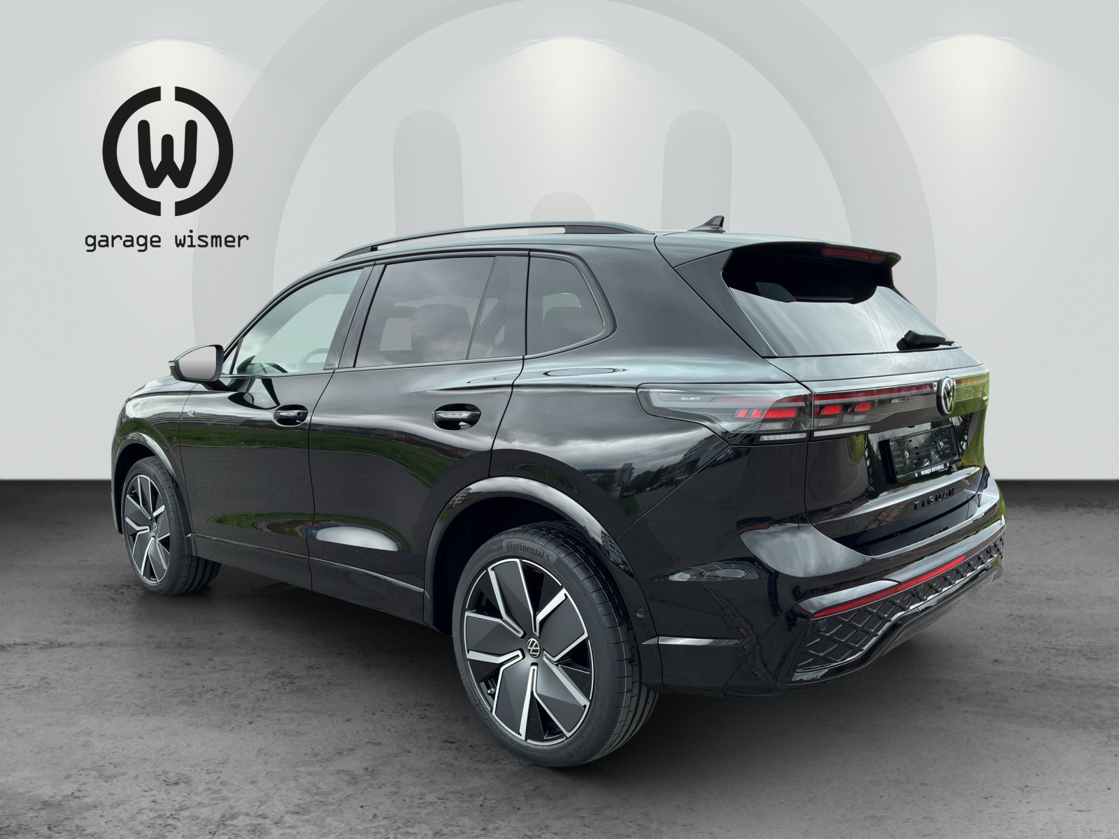 VW Tiguan 2.0 TSI DSG R-Line Plus 4Motion-image-2