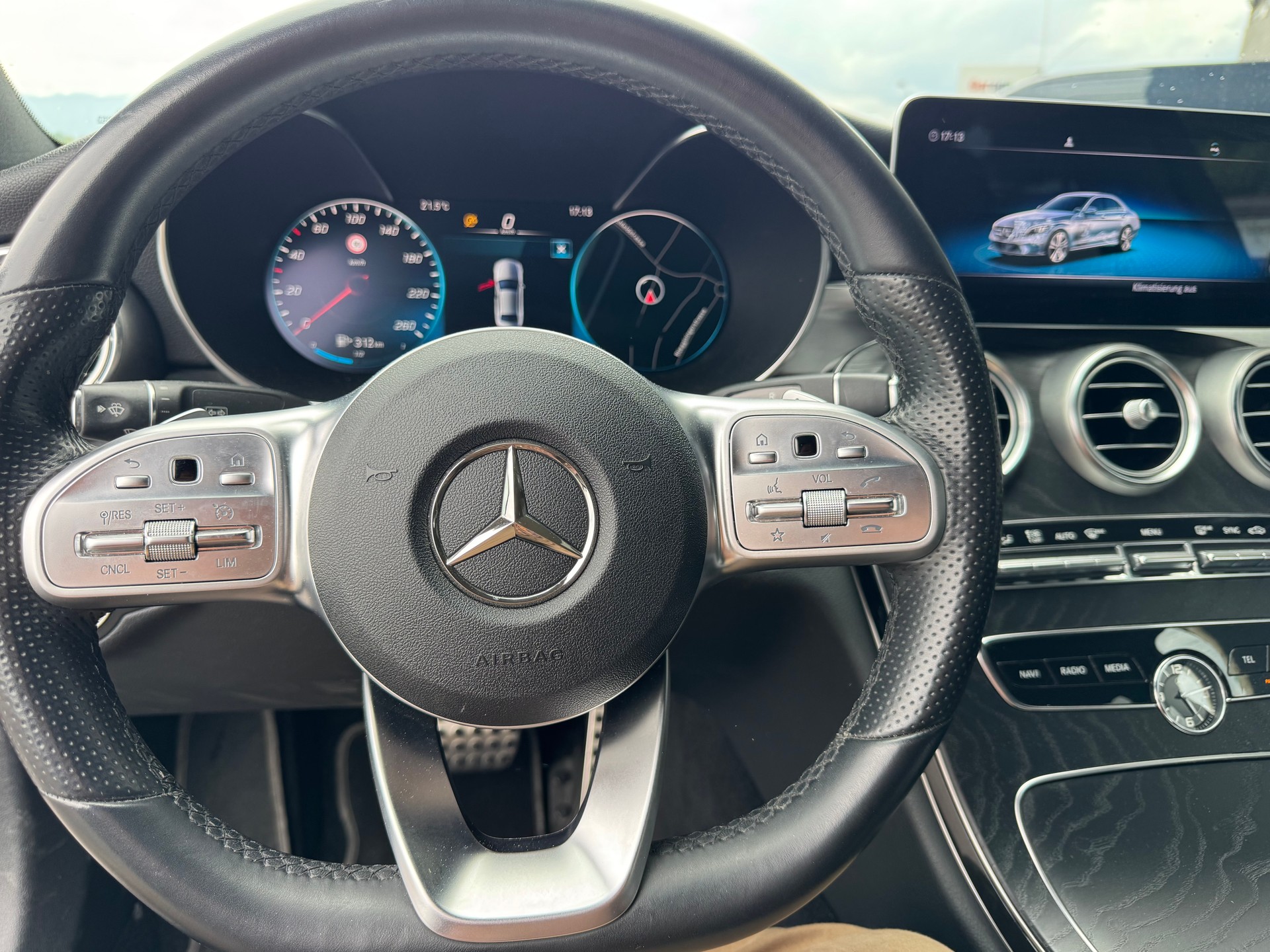 MERCEDES-BENZ C 220 d Swiss Star 4Matic 9G-Tronic-image-10