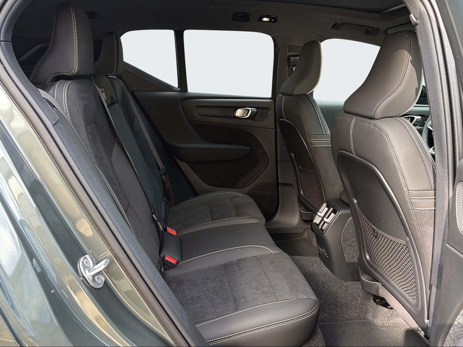 VOLVO EX40 Twin XCENTRIC Edition AWD-image-12