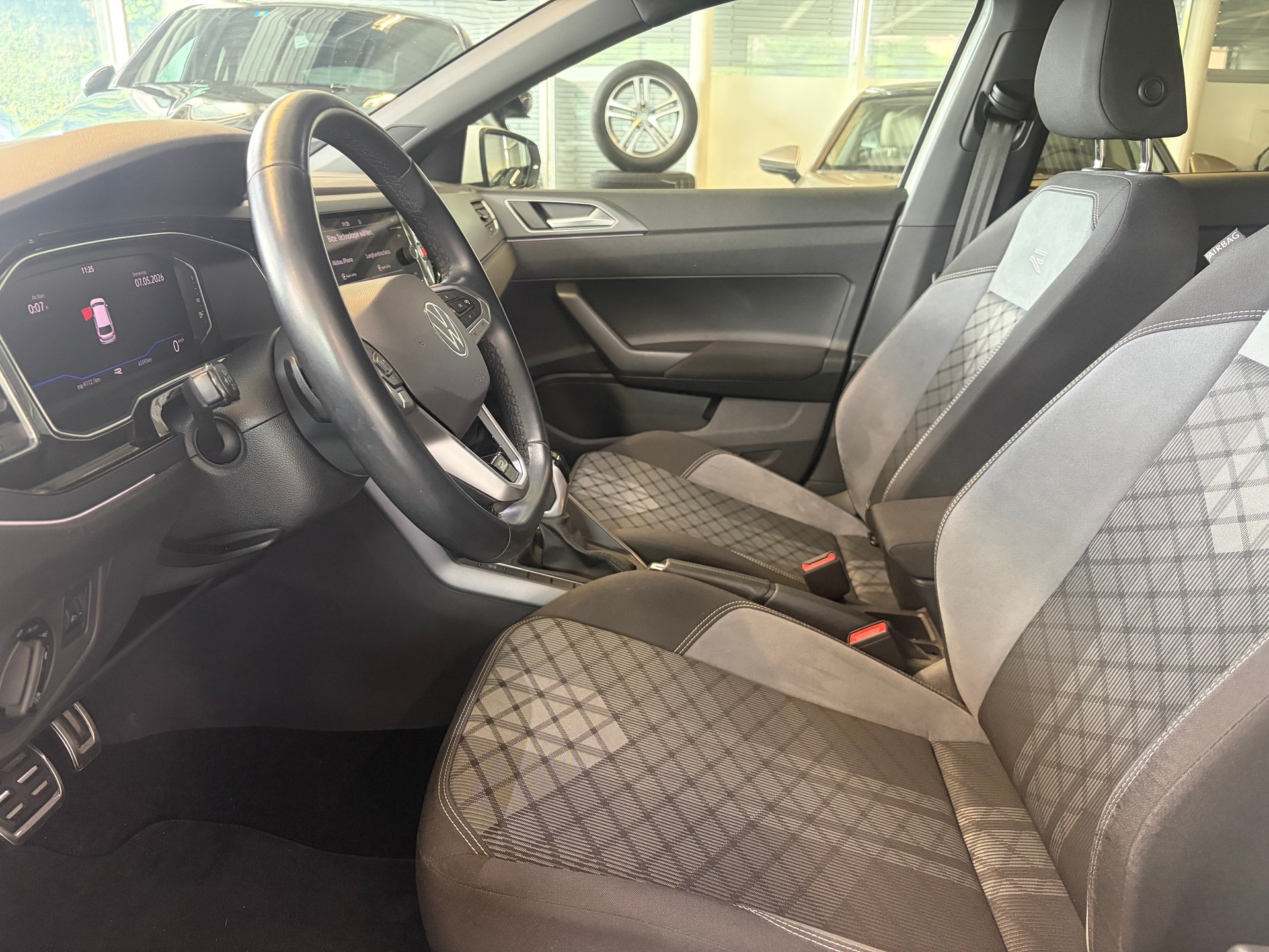 VW Polo 1.0 TSI R-Line DSG | CH | Adaptiver Tempomat ACC | Navi Discover Pro | Digital Cockpit Pro | Lane & Front Assist |-image-11