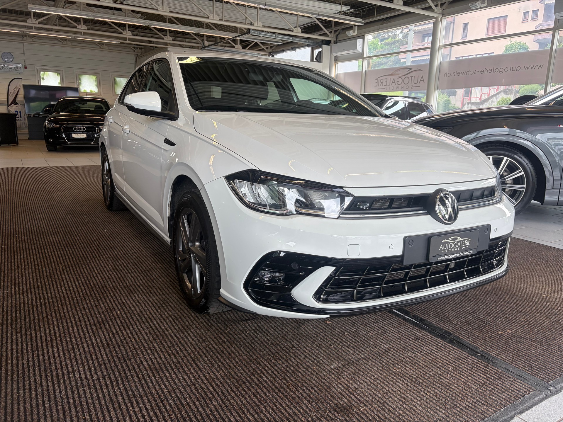 VW Polo 1.0 TSI R-Line DSG | CH | Adaptiver Tempomat ACC | Navi Discover Pro | Digital Cockpit Pro | Lane & Front Assist |-image-31