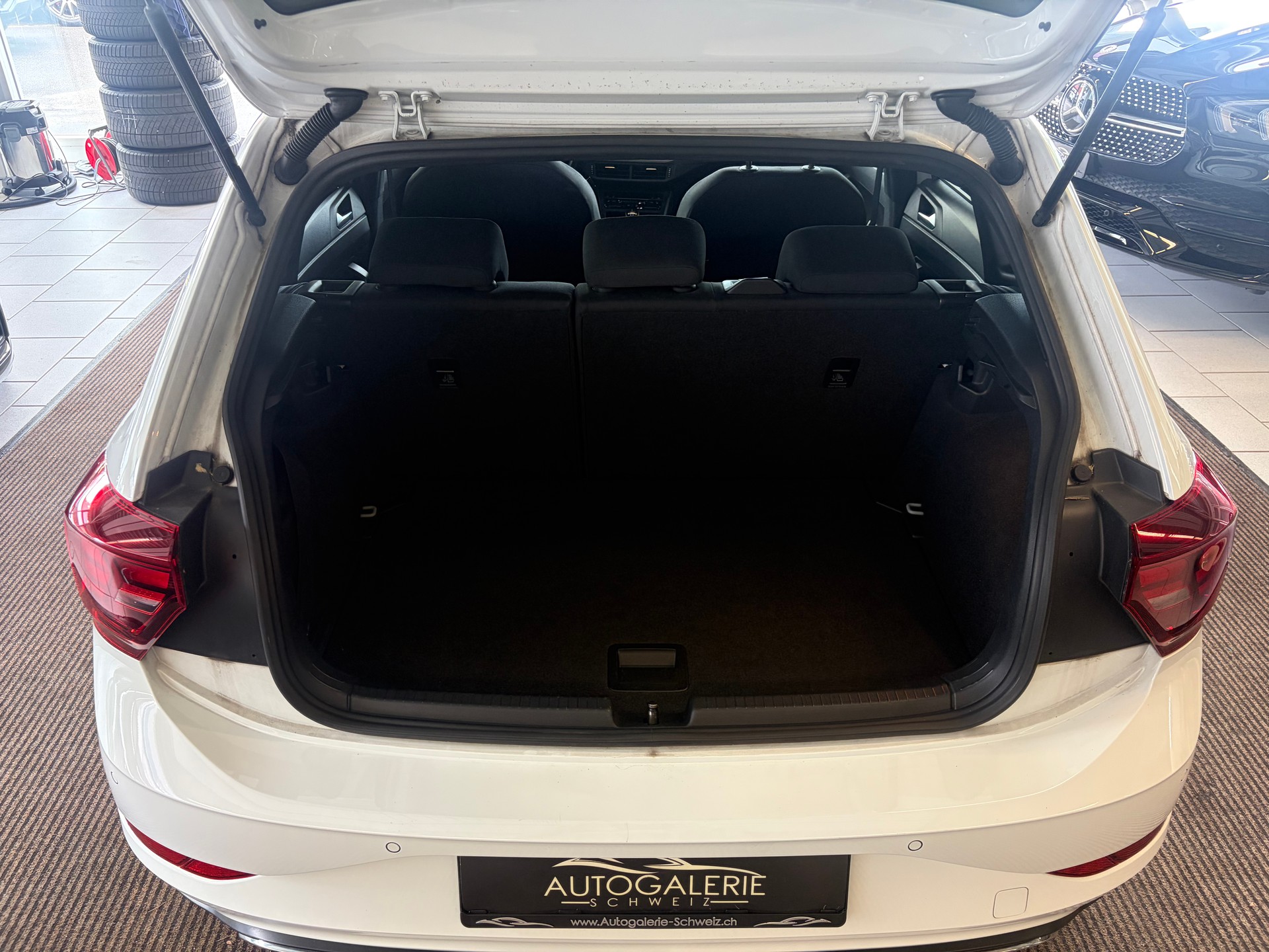 VW Polo 1.0 TSI R-Line DSG | CH | Adaptiver Tempomat ACC | Navi Discover Pro | Digital Cockpit Pro | Lane & Front Assist |-image-24