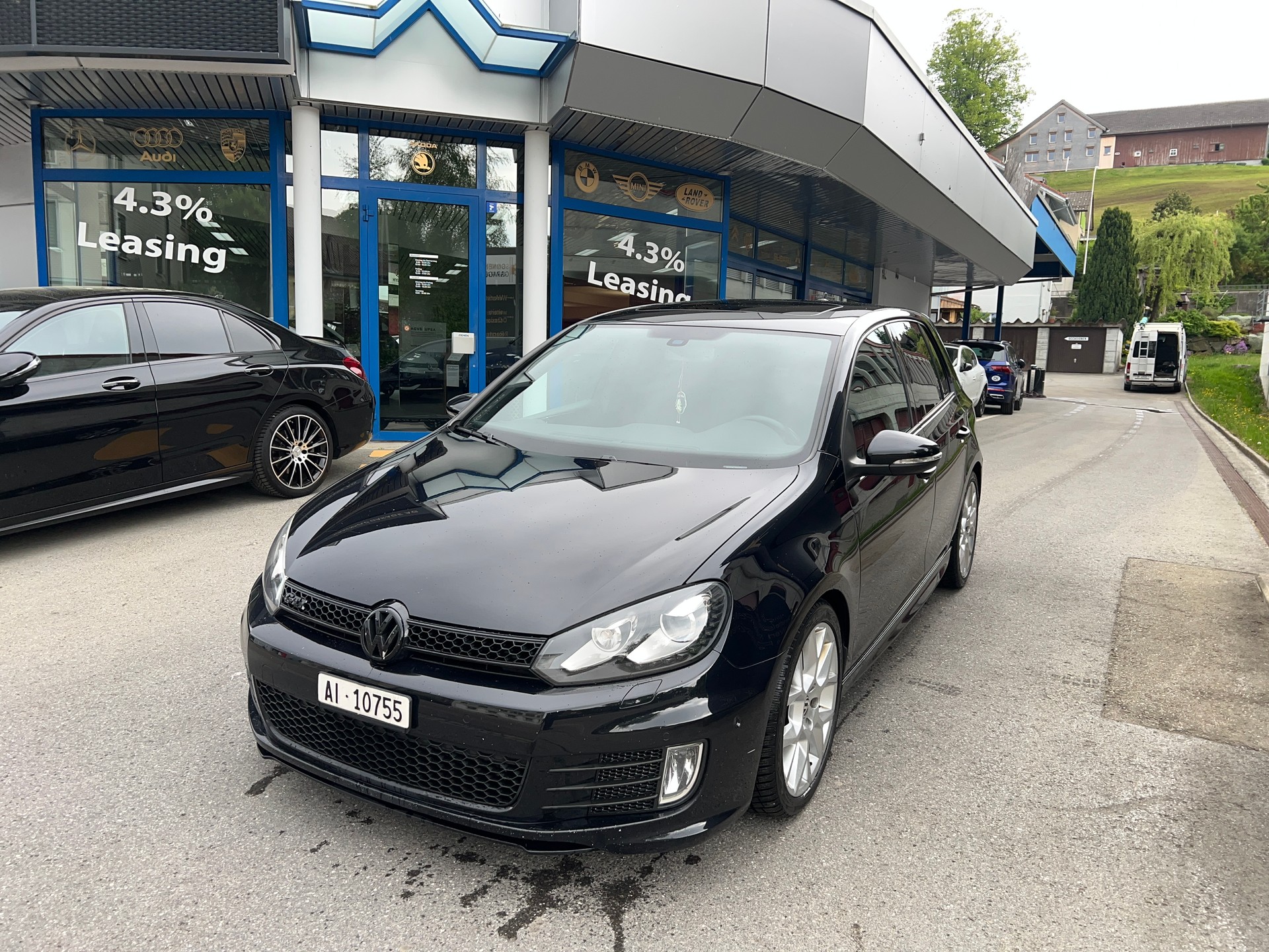 VW Golf 2.0 TSI GTI Edition 35-image-1