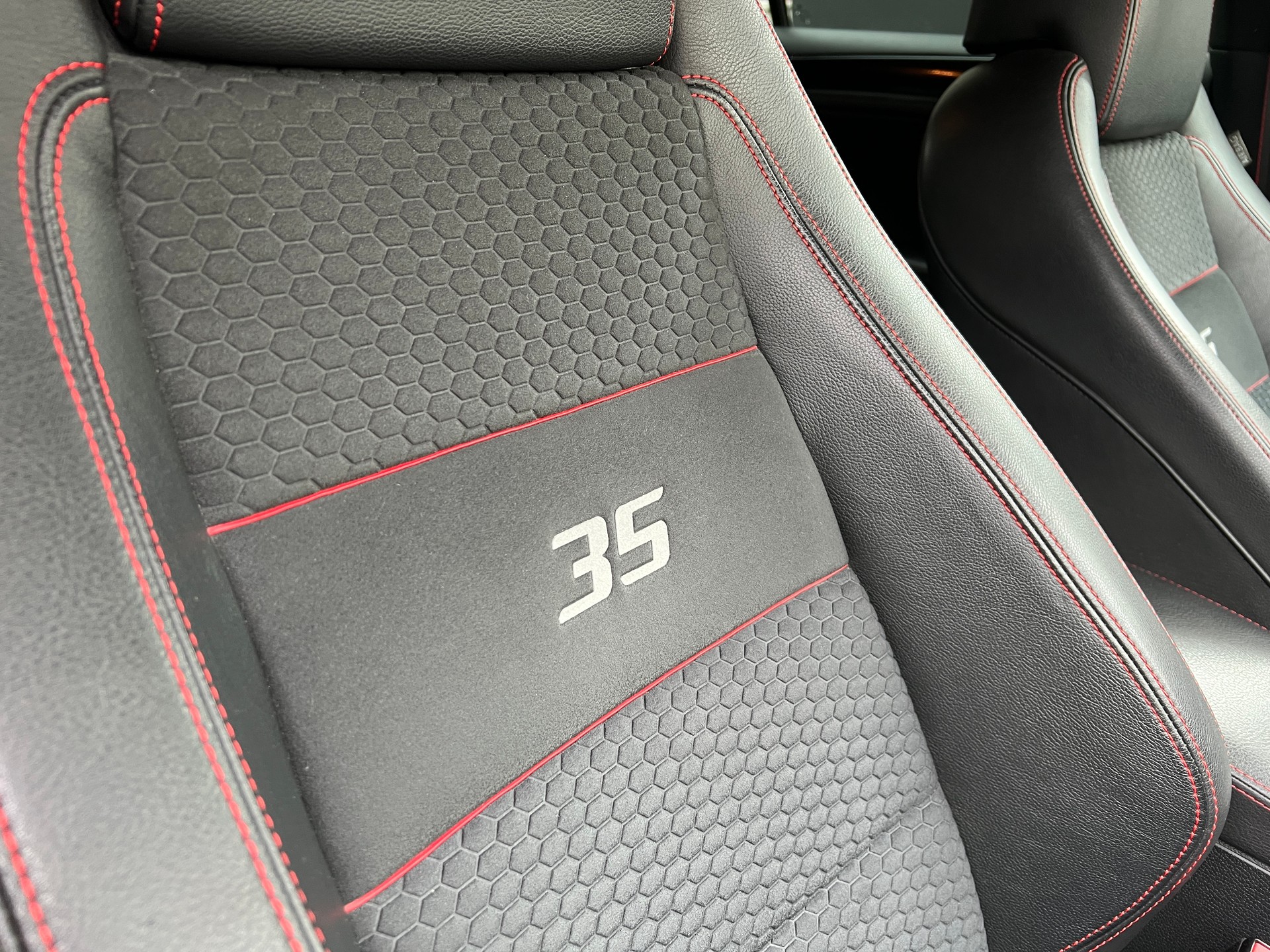 VW Golf 2.0 TSI GTI Edition 35-image-10