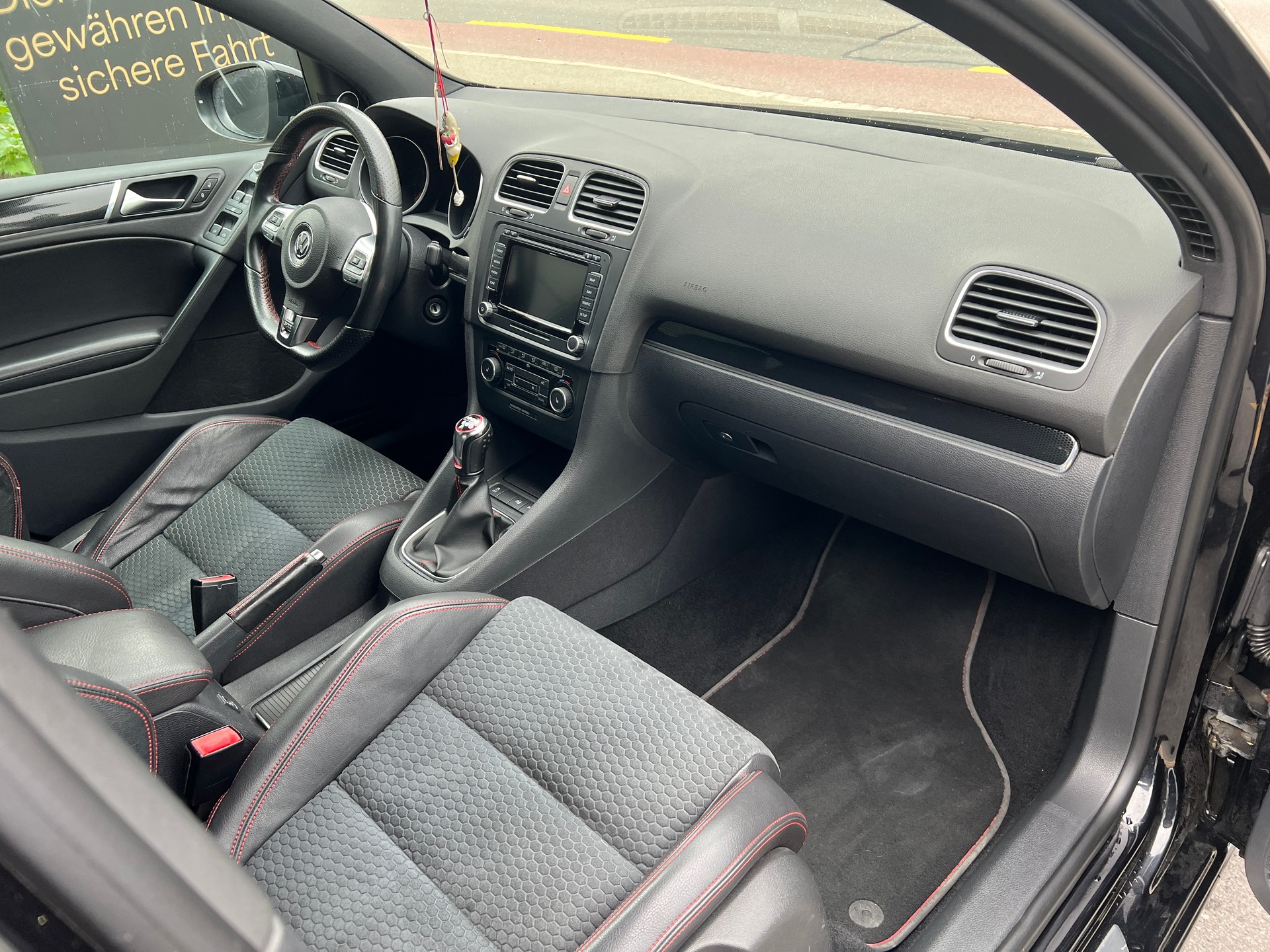 VW Golf 2.0 TSI GTI Edition 35-image-8