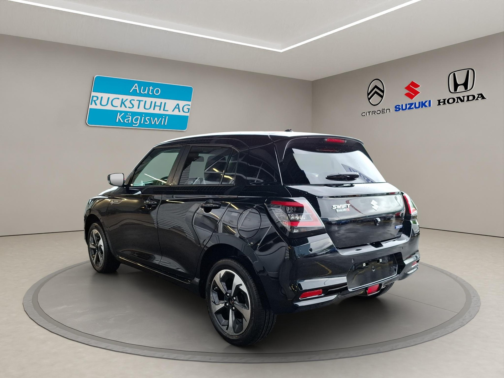 SUZUKI Swift 1.2 Sakura Top Hybrid 4x4-image-4
