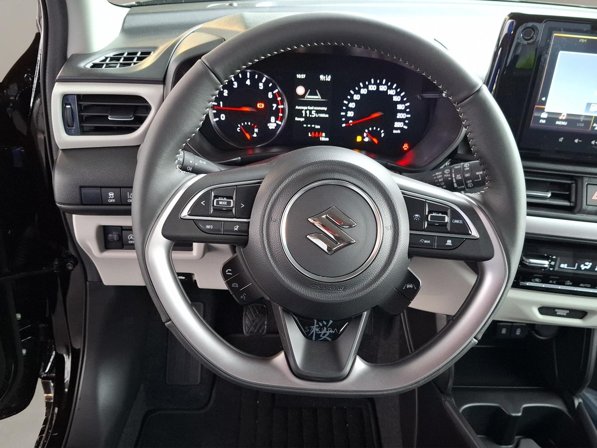 SUZUKI Swift 1.2 Sakura Top Hybrid 4x4-image-6