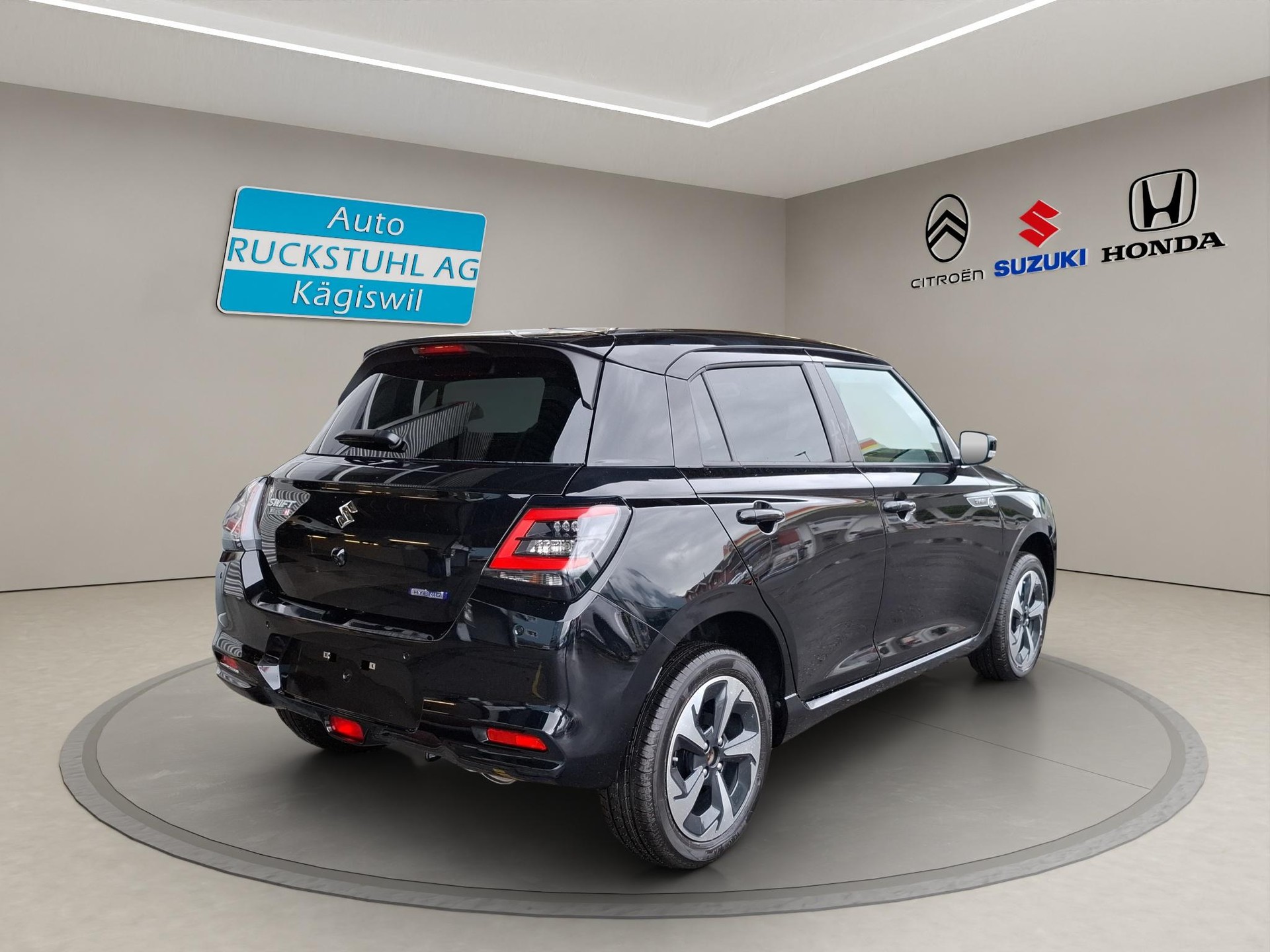 SUZUKI Swift 1.2 Sakura Top Hybrid 4x4-image-3