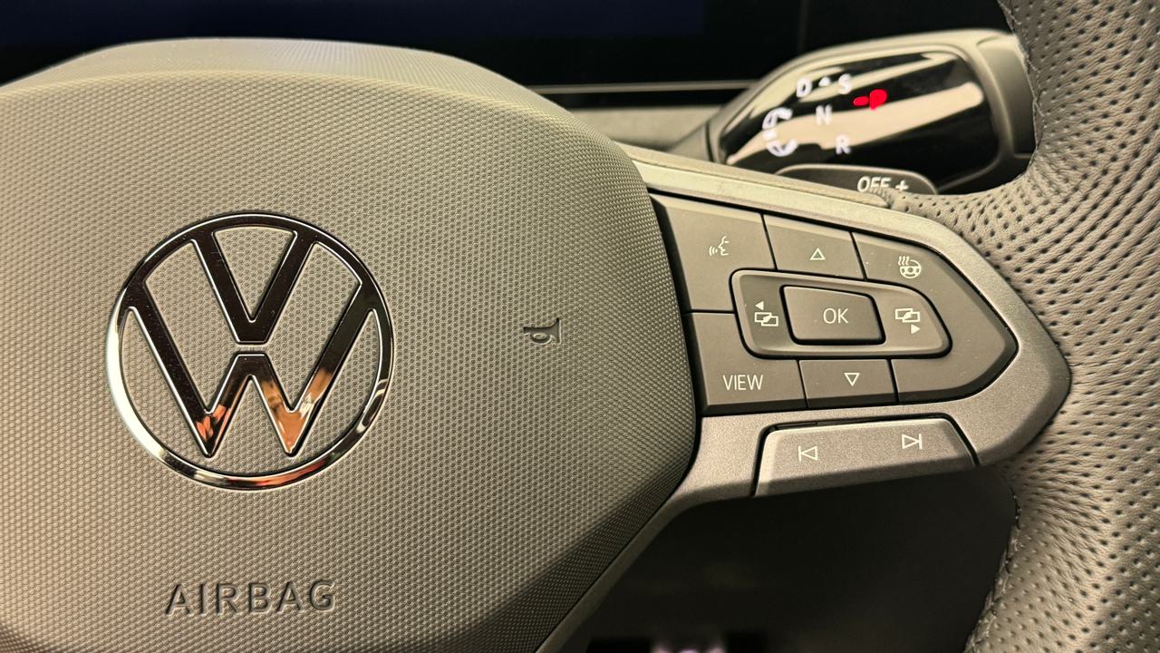 VW Tiguan 2.0 TDI SCR R-Line 4Motion DSG-image-9