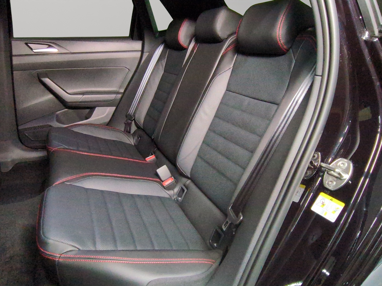 VW Polo 2.0 TSI GTI DSG-image-8