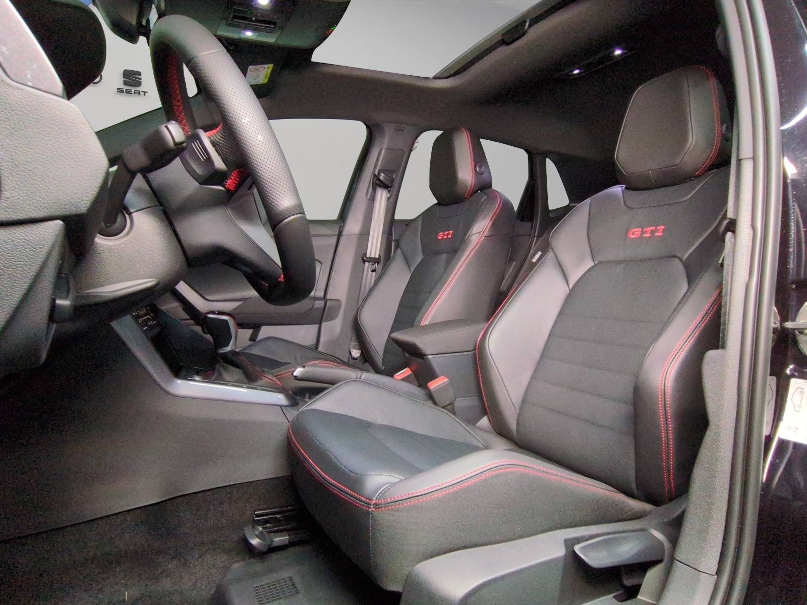 VW Polo 2.0 TSI GTI DSG-image-5
