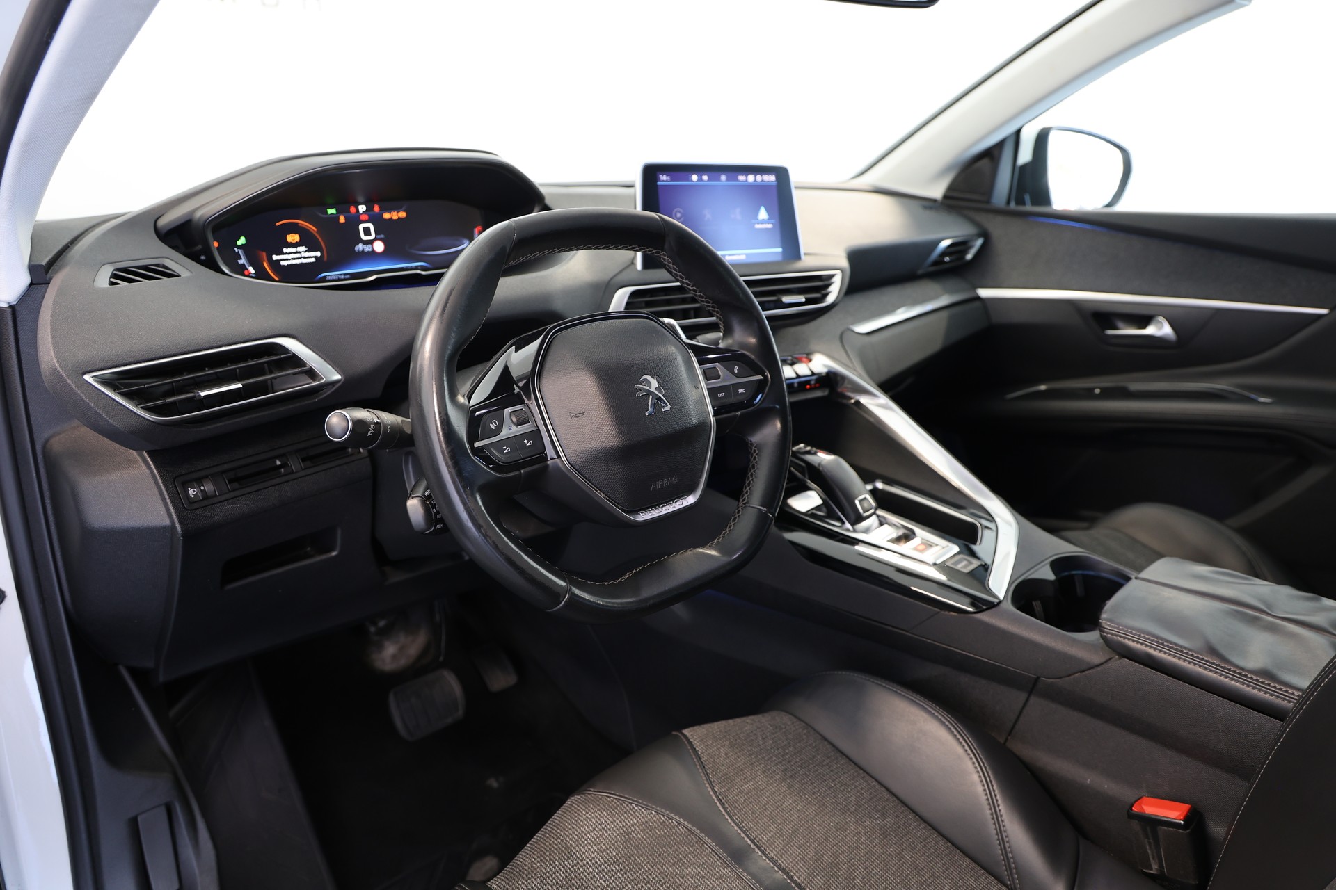 PEUGEOT 3008 1.6 BlueHDi Allure EAT-image-7