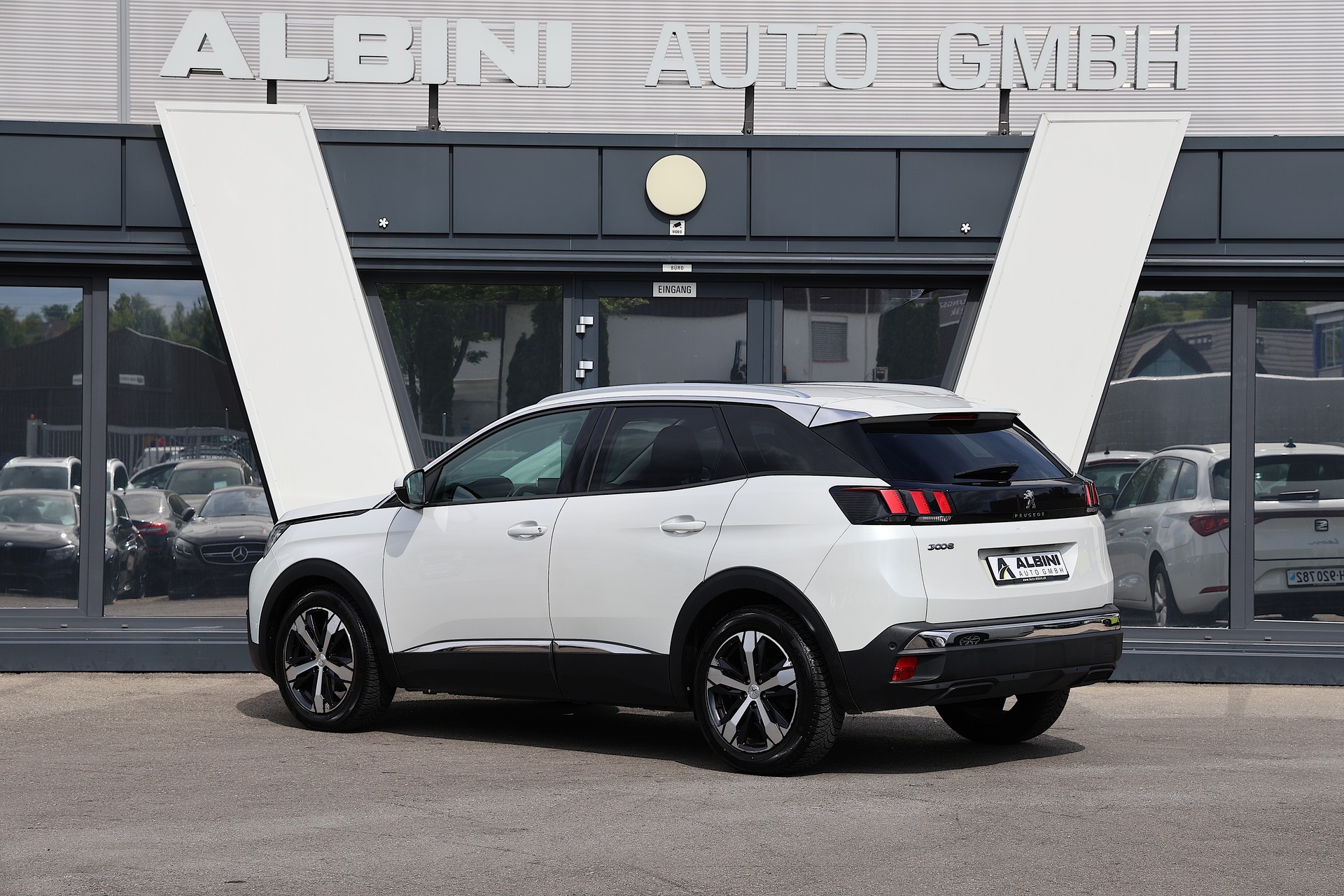 PEUGEOT 3008 1.6 BlueHDi Allure EAT-image-3