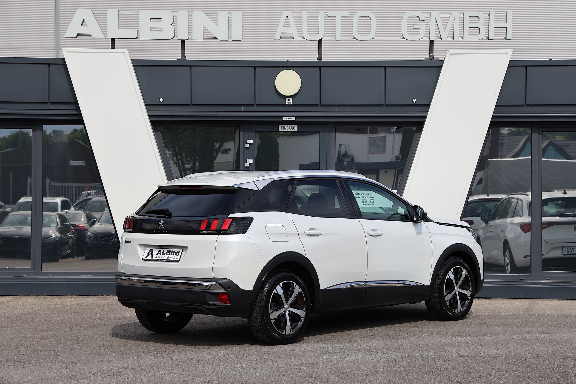 PEUGEOT 3008 1.6 BlueHDi Allure EAT-image-2