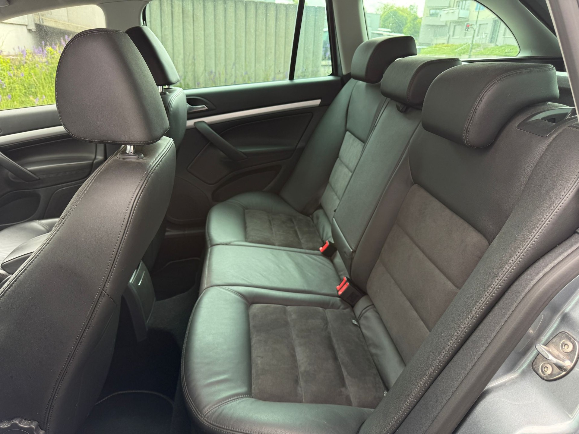 SKODA Octavia Combi 1.8 TSI Scout 4x4-image-13