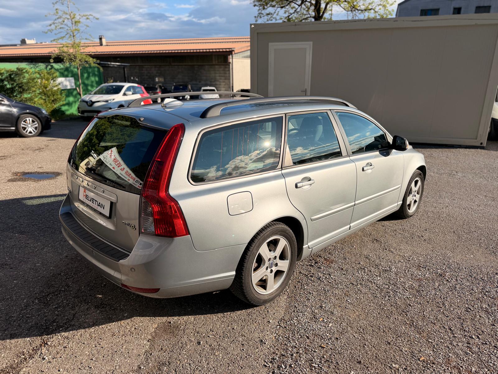 VOLVO V50 1.6D DRIVe Momentum | Sparsam | Gepflegt | Klima-image-9