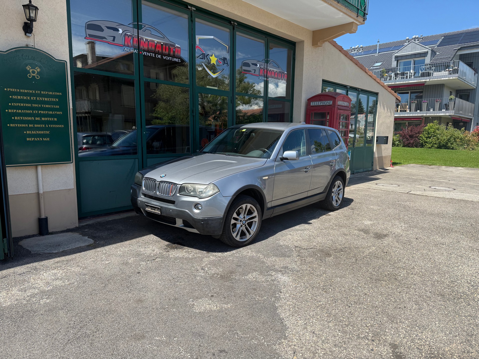 BMW X3 xDrive 30i (3.0si)-showroom-element-3