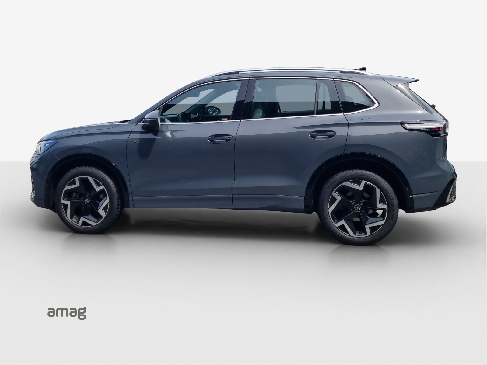 VW Tiguan 2.0 TDI SCR R-Line 4Motion DSG-showroom-element-1