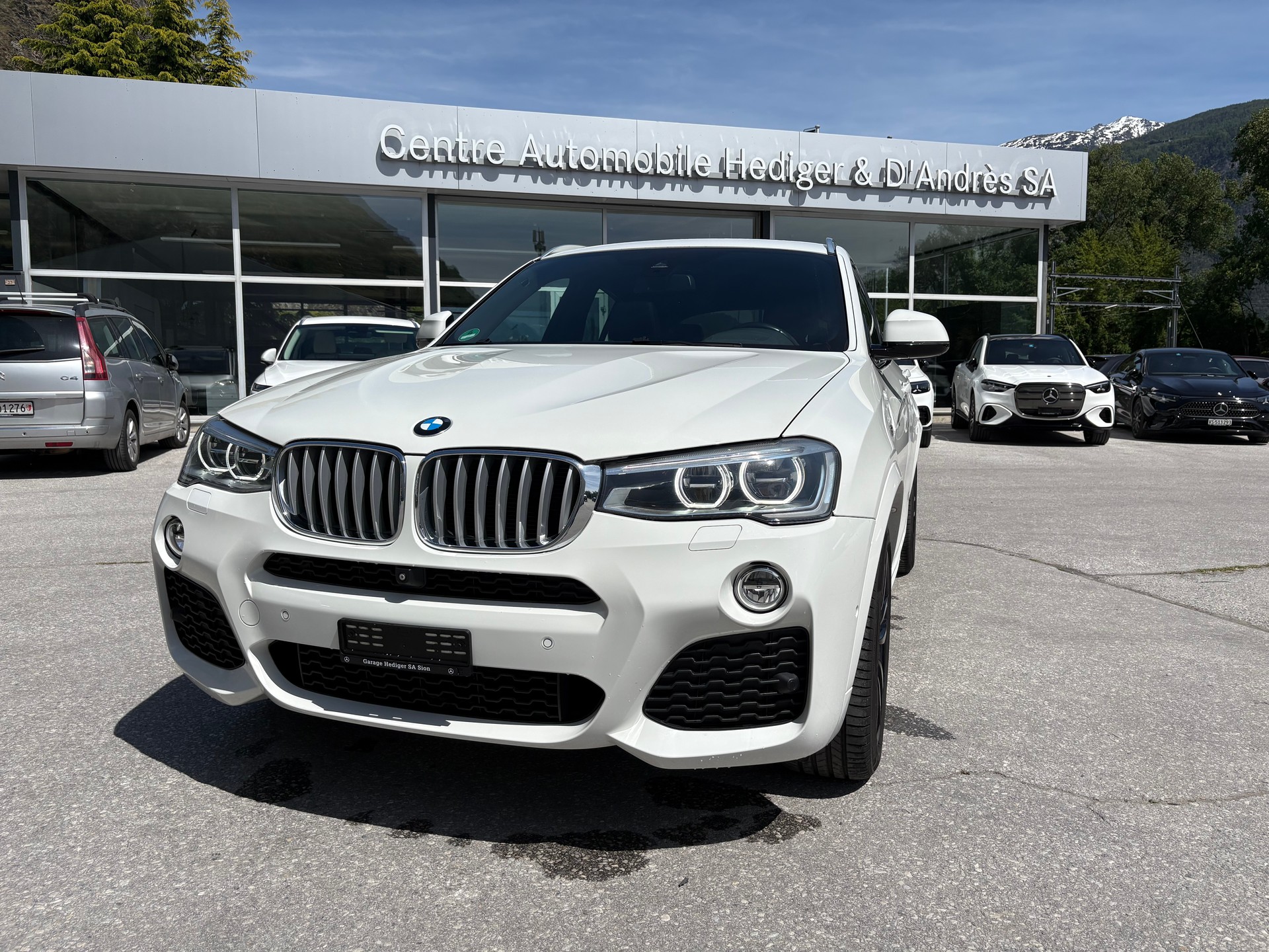 BMW X4 xDrive 28i xLine Steptronic-showroom-element-1