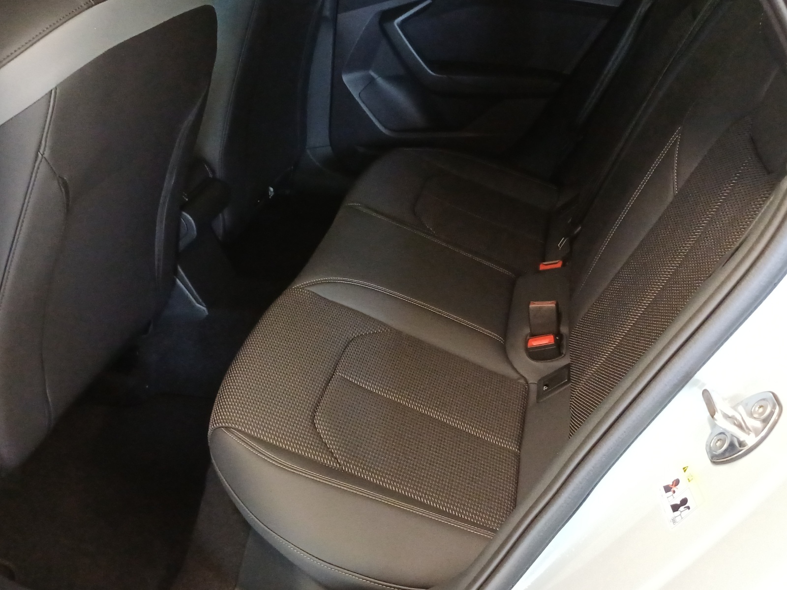 AUDI A1 Sportback 30 TFSI S Line Attraction S-tronic-image-11