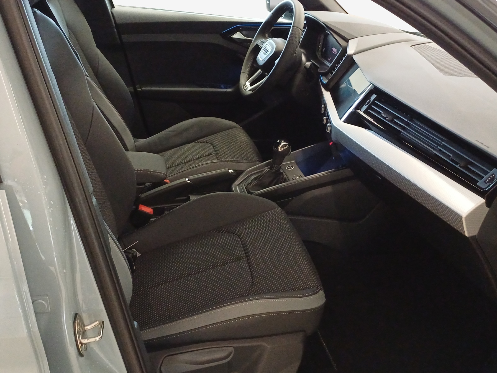 AUDI A1 Sportback 30 TFSI S Line Attraction S-tronic-image-15