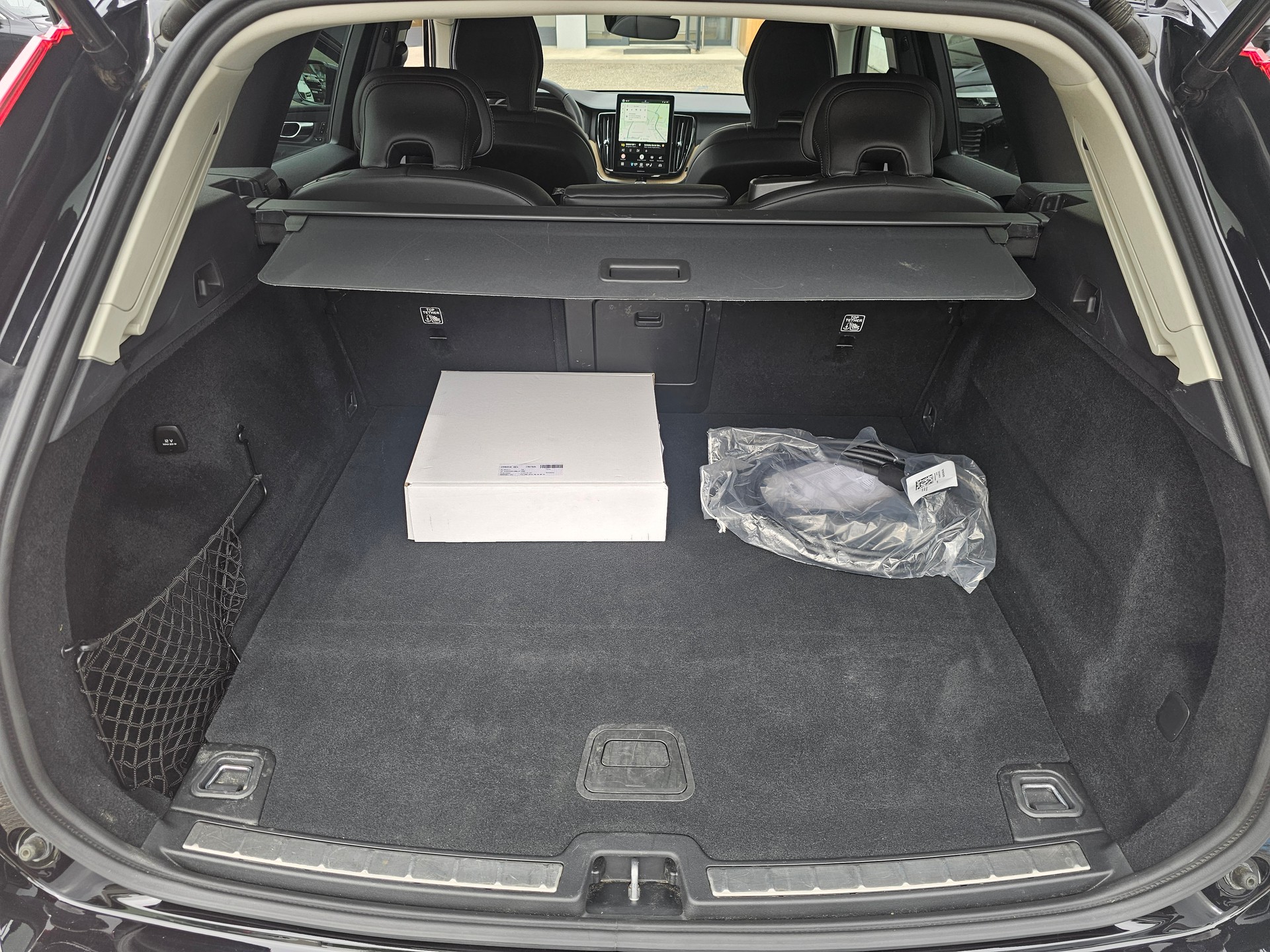 VOLVO XC60 2.0 T8 TE Plus Dark eAWD-image-17