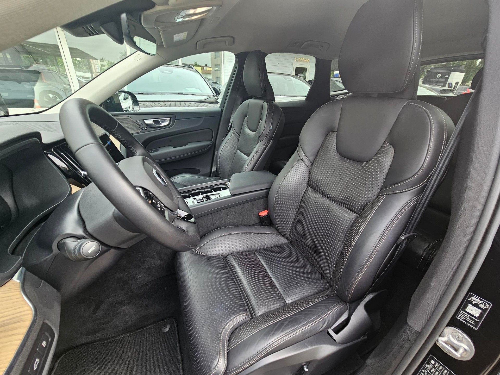 VOLVO XC60 2.0 T8 TE Plus Dark eAWD-image-8