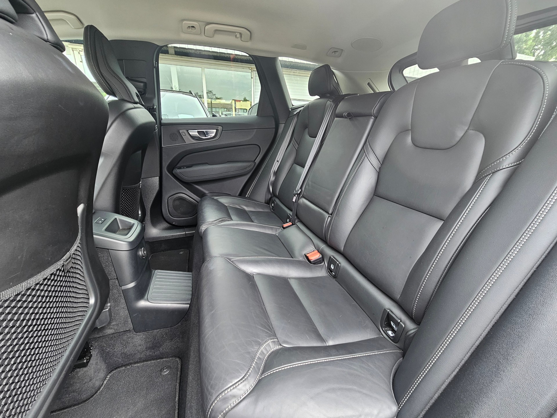 VOLVO XC60 2.0 T8 TE Plus Dark eAWD-image-16