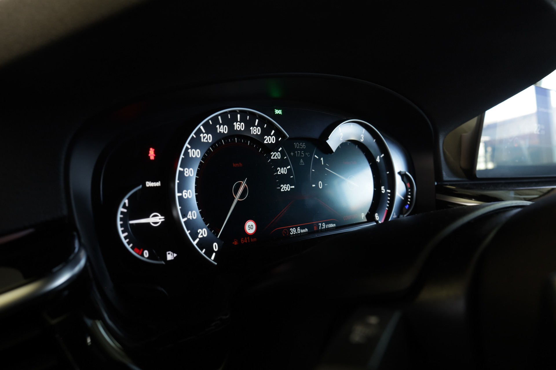 BMW 520d xDrive Touring Sport Line Steptronic-image-11