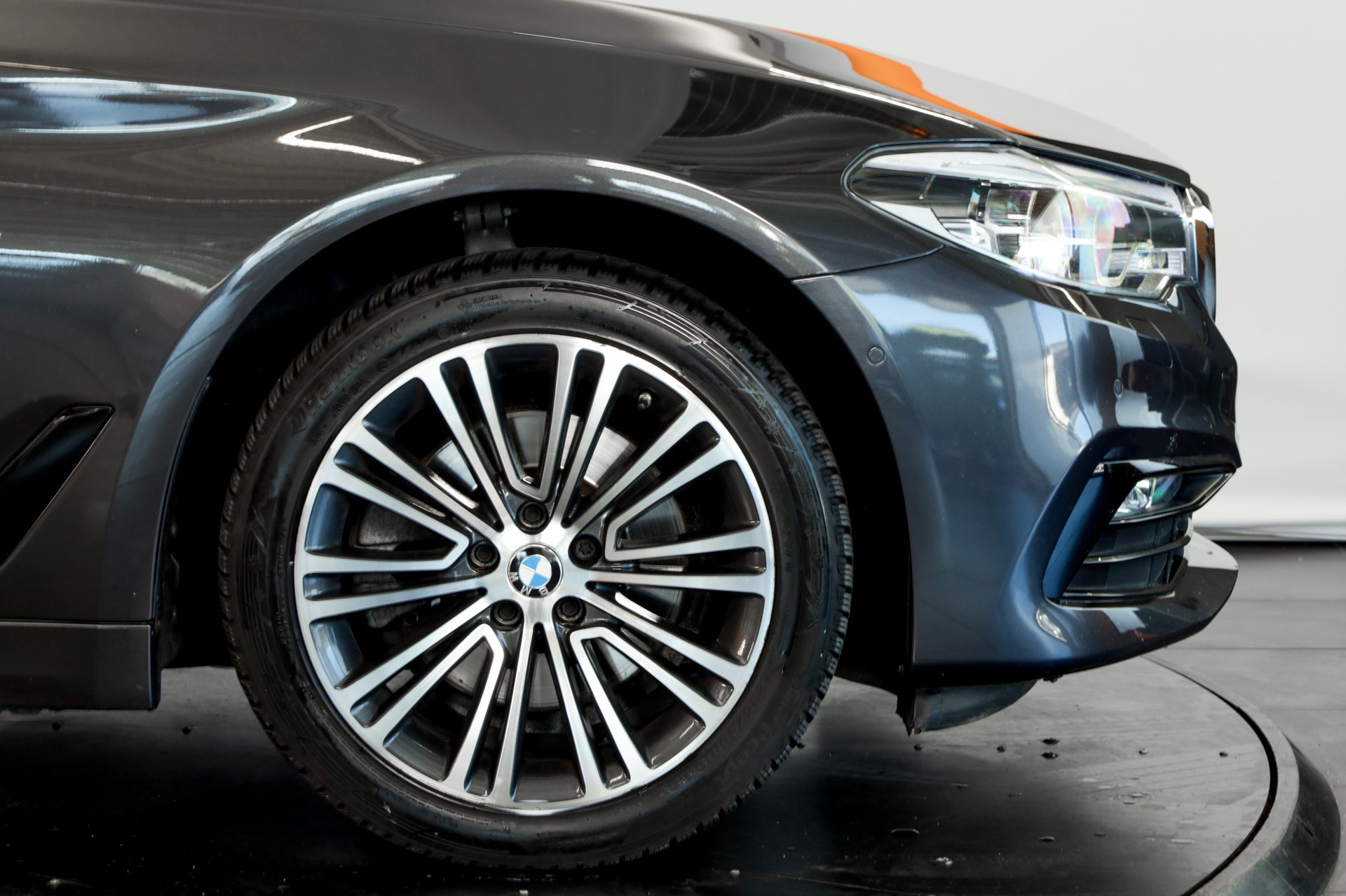 BMW 520d xDrive Touring Sport Line Steptronic-image-5