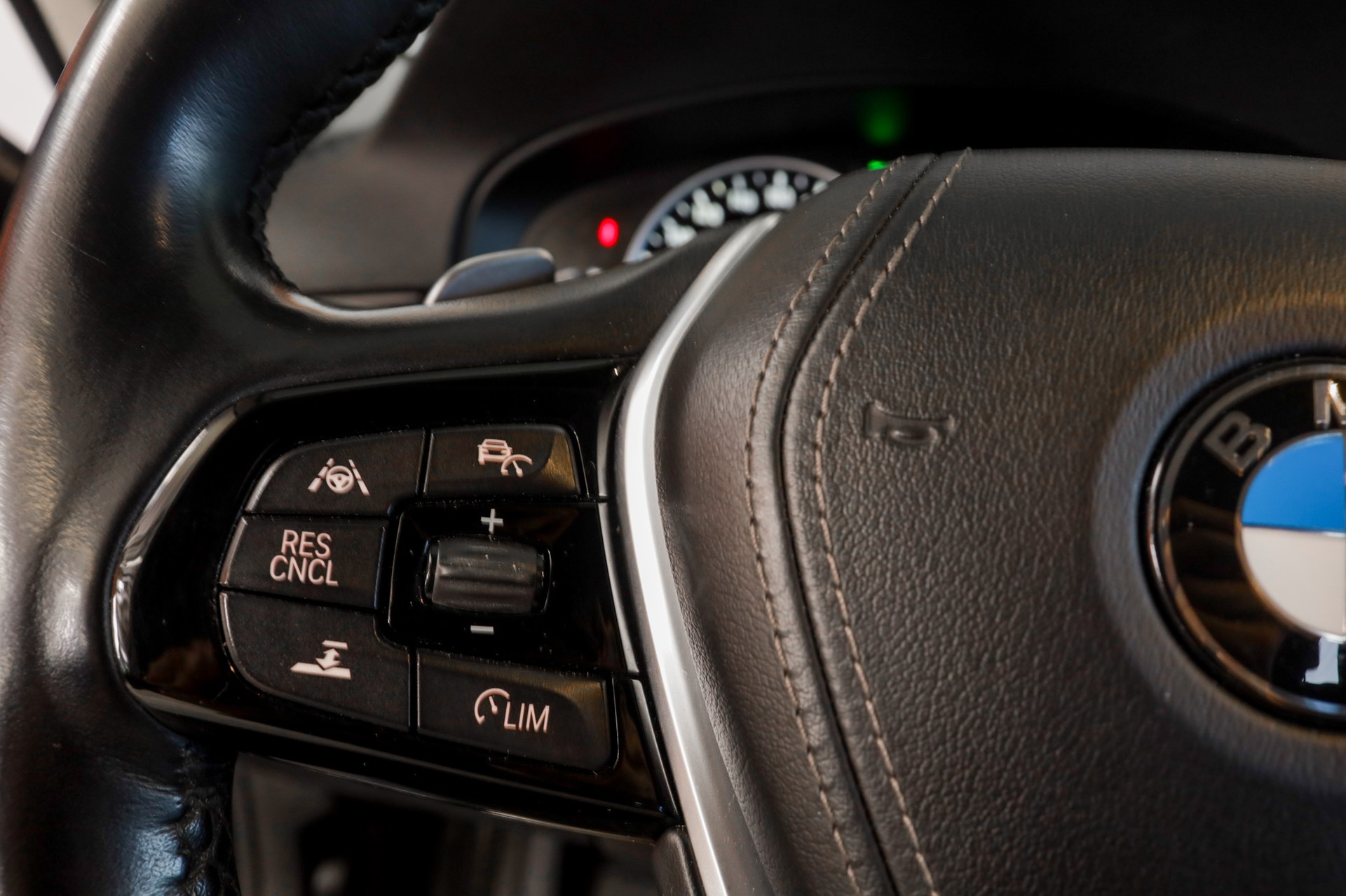 BMW 520d xDrive Touring Sport Line Steptronic-image-12