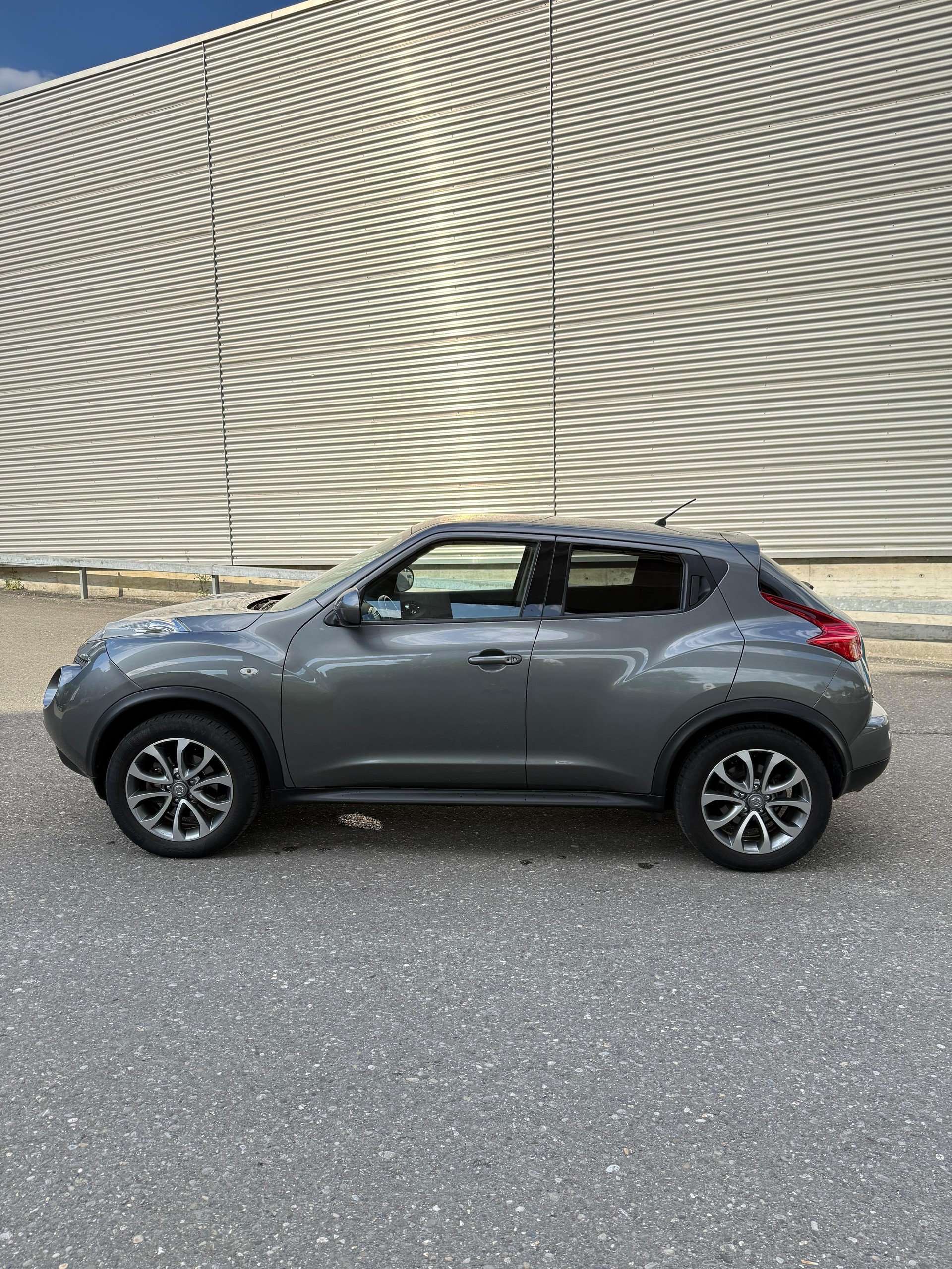 NISSAN Juke 1.6 DIG-T tekna 4x4 Xtronic M-CVT-image-4