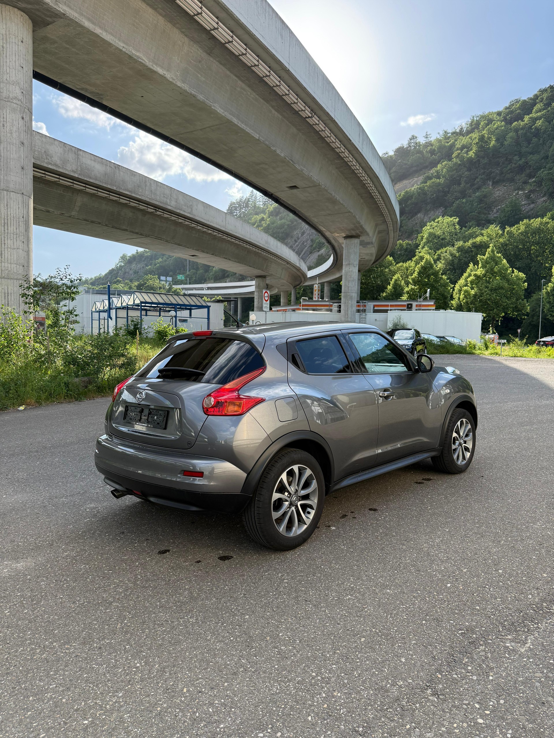 NISSAN Juke 1.6 DIG-T tekna 4x4 Xtronic M-CVT-image-2