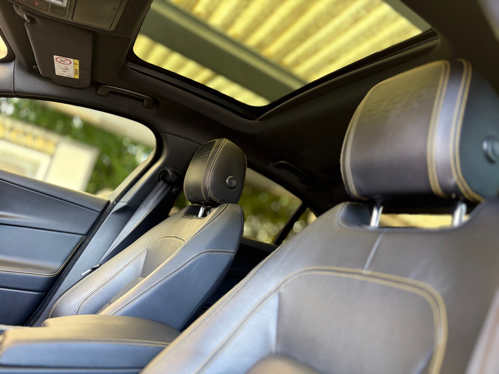 JAGUAR XE 30t 2.0 300 Sport AWD Automatic-image-8
