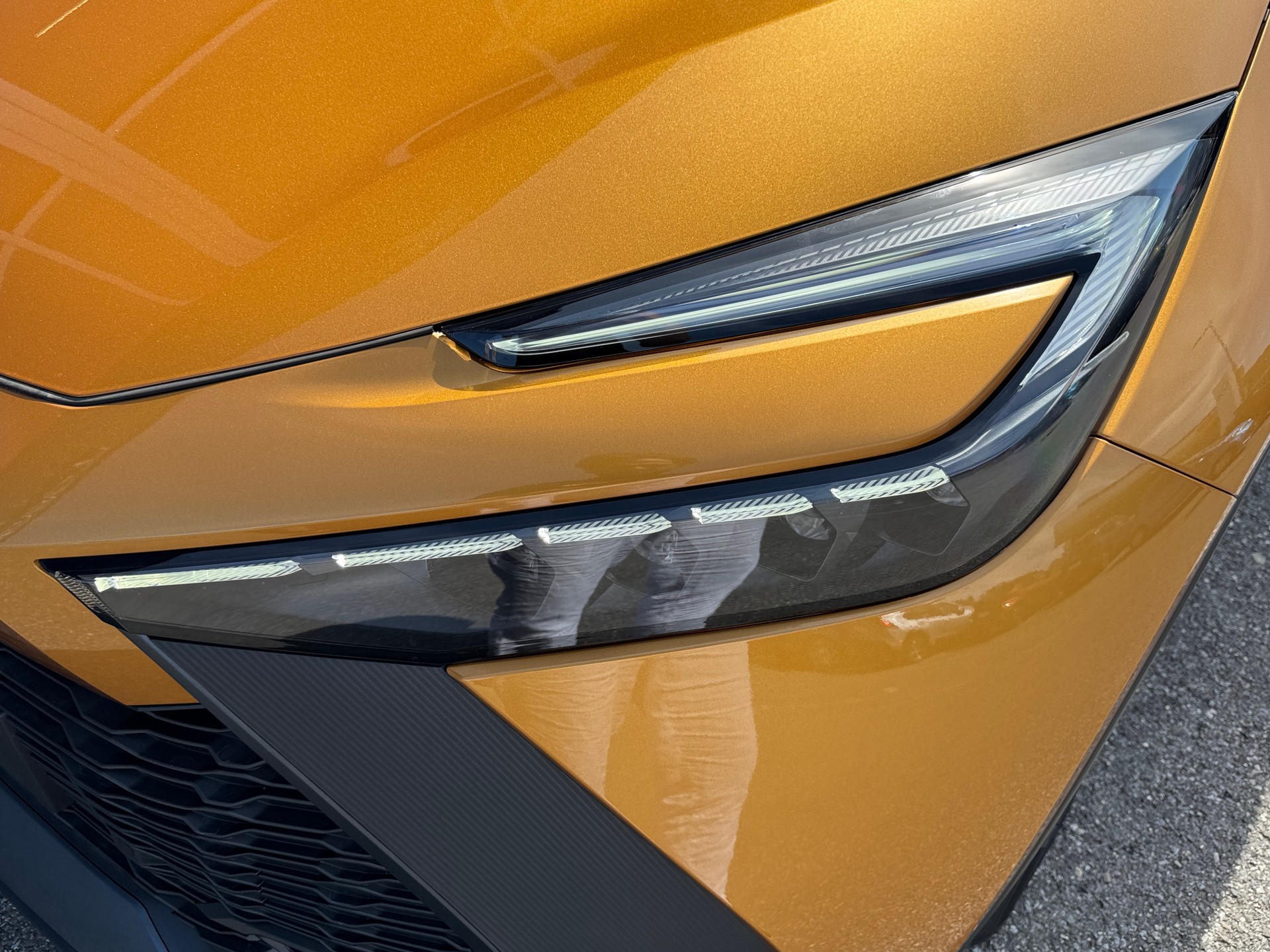 TOYOTA C-HR 2.0 PHEV CVT Swiss Edition-showroom-element-3
