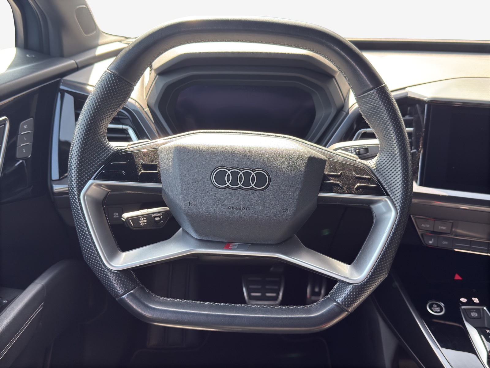 AUDI Q4 e-tron 40-image-10