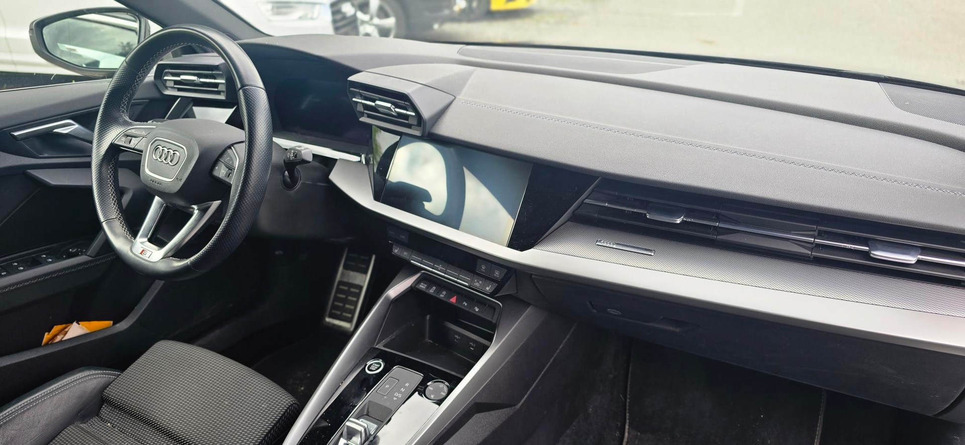 AUDI 1.5 35 TFSI Attraction S-Tronic-image-8