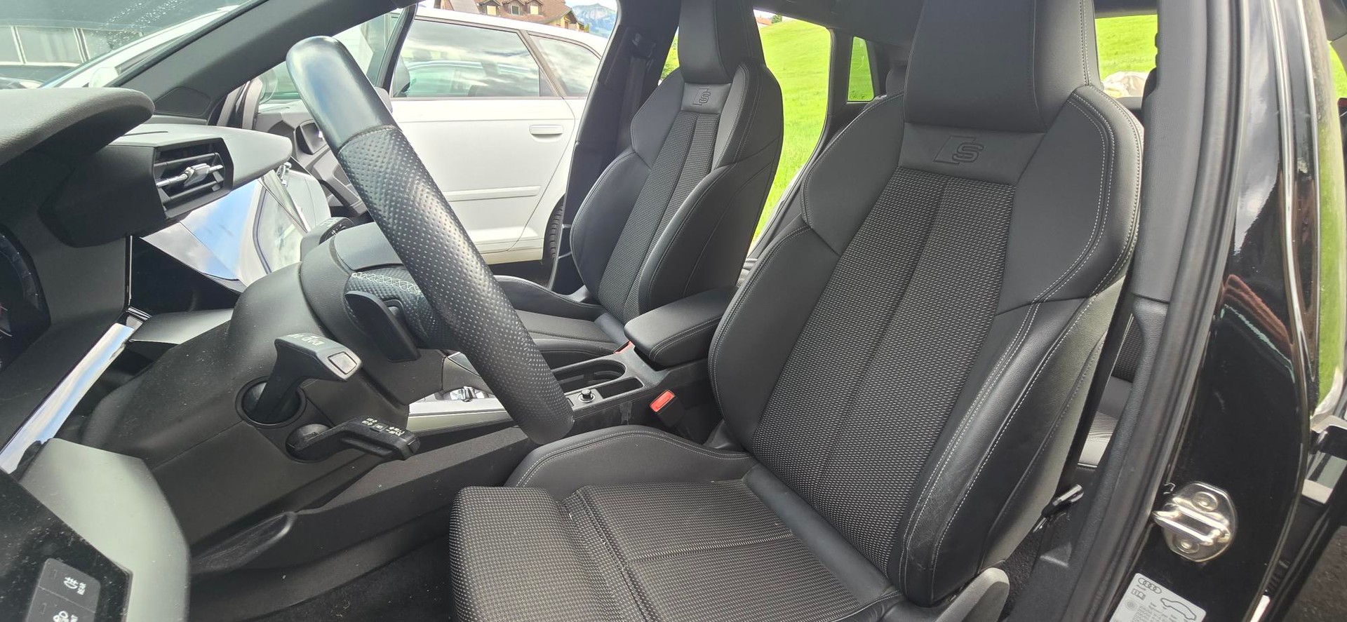 AUDI 1.5 35 TFSI Attraction S-Tronic-image-2