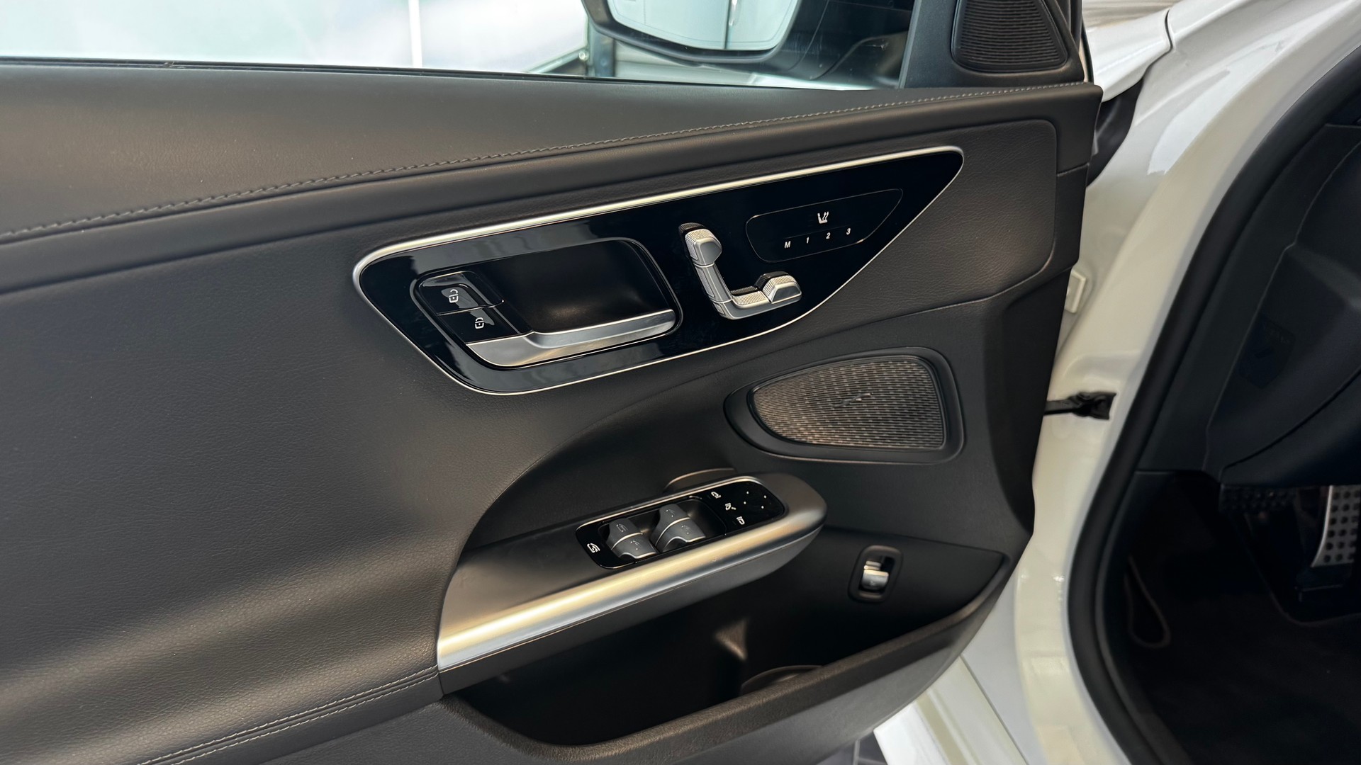 MERCEDES-BENZ C 200 AMG Line 4matic-image-17