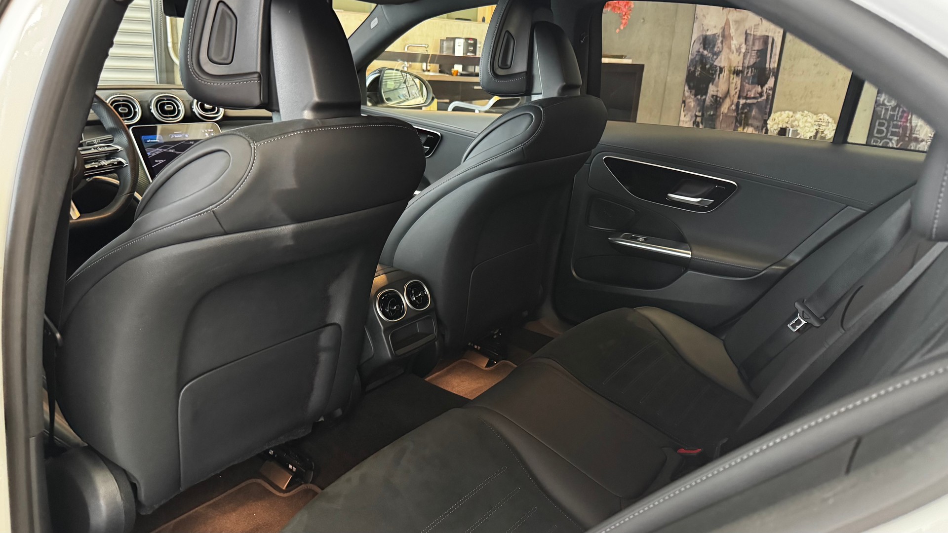 MERCEDES-BENZ C 200 AMG Line 4matic-image-21