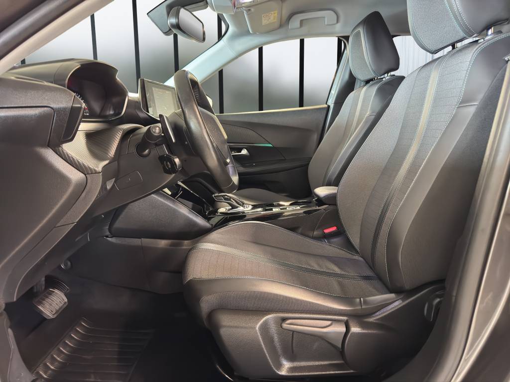 PEUGEOT 2008 1.2 PureTech Allure EAT8-image-7