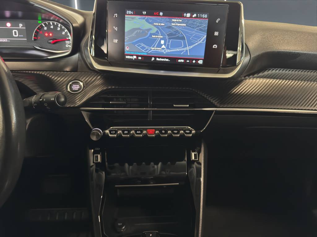 PEUGEOT 2008 1.2 PureTech Allure EAT8-image-6