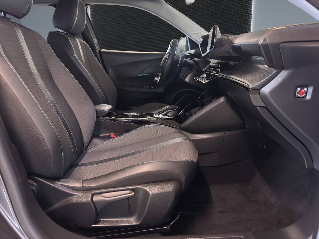 PEUGEOT 2008 1.2 PureTech Allure EAT8-image-10