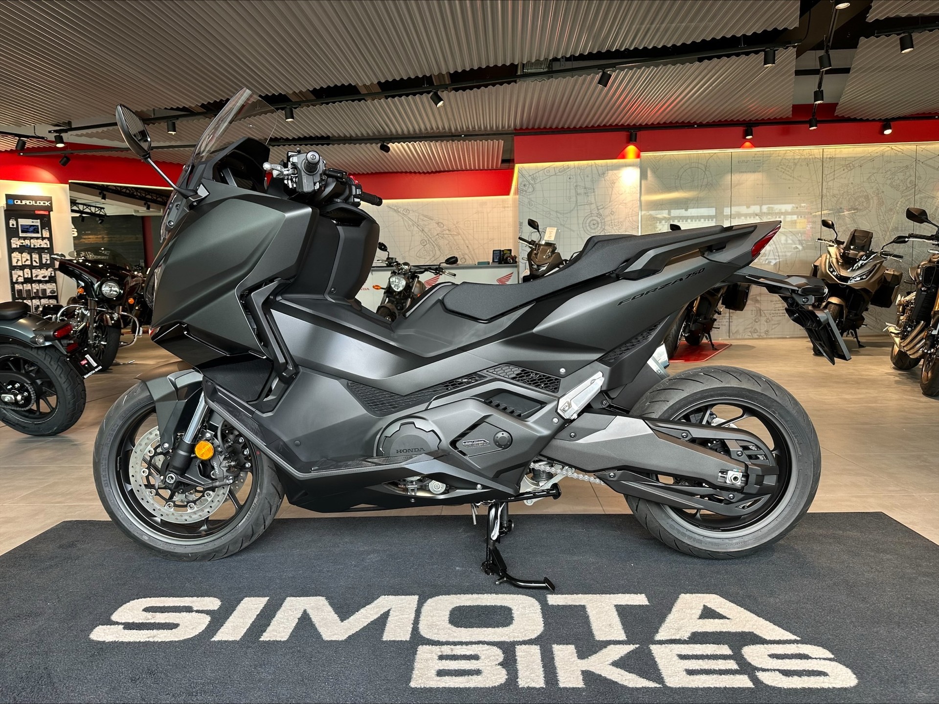 HONDA FORZA 750-showroom-element-1