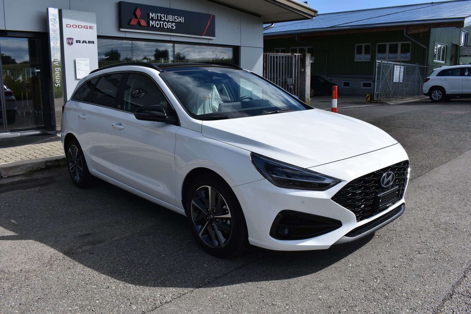 HYUNDAI i30 Wagon 1.5 T-GDi Vertex 48V MH DCT-image-1