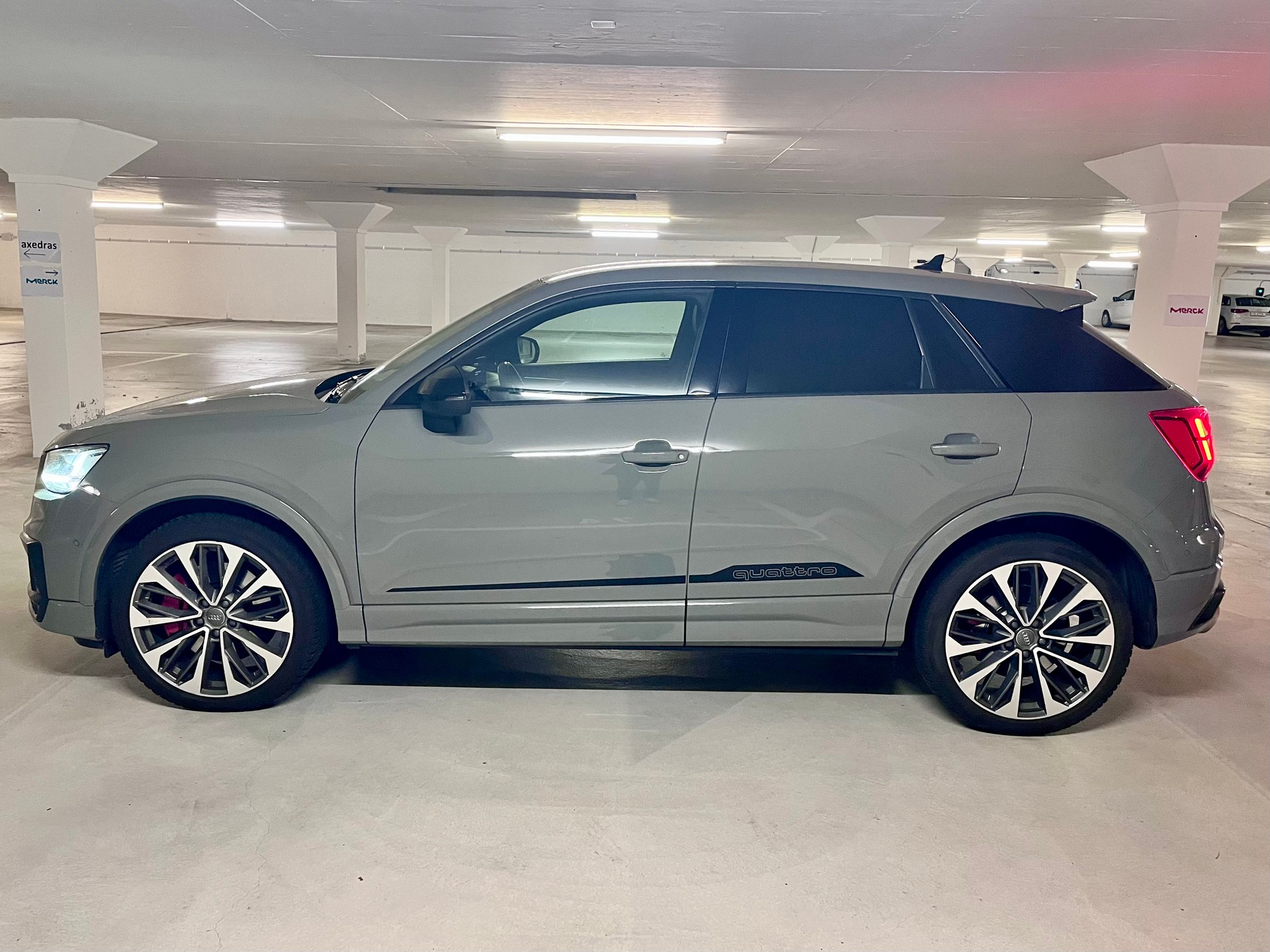 AUDI SQ2 TFSI quattro S-tronic-image-3